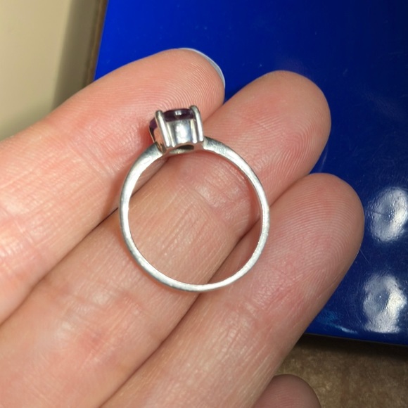 925 sterling and amethyst ring - Picture 9 of 16
